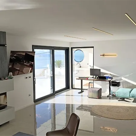 Design Skyblue Mit Pool Und Panorama Meerblick Villa *