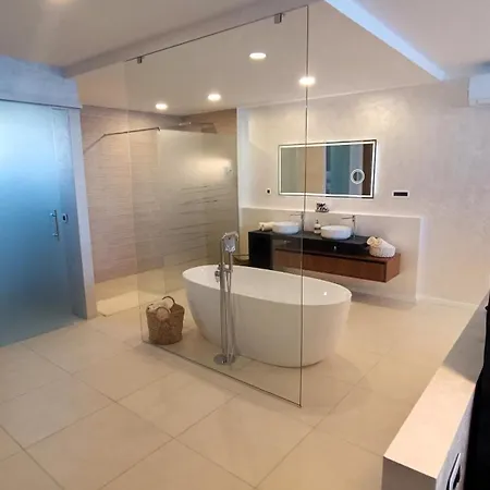 Design Skyblue Mit Pool Und Panorama Meerblick Villa *